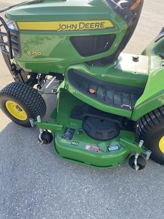 Image of John Deere X750 equipment image 4