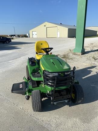 Image of John Deere X750 equipment image 3
