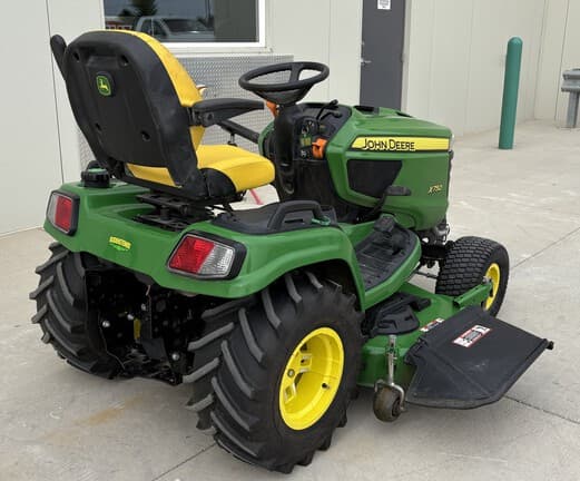 Image of John Deere X750 equipment image 2