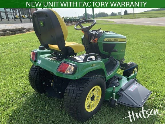 Image of John Deere X754 equipment image 3