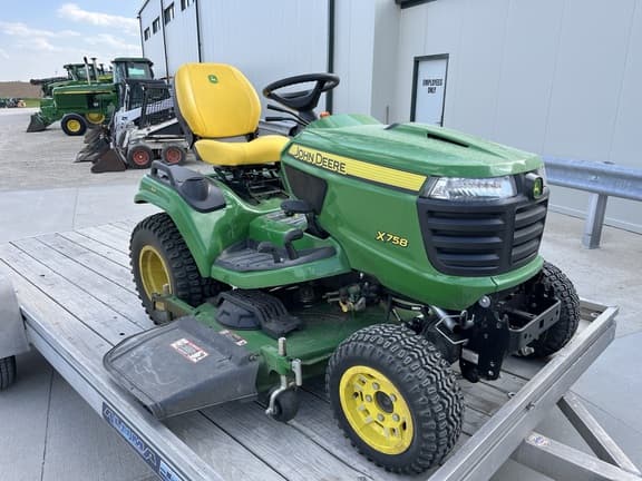 Image of John Deere X758 equipment image 1