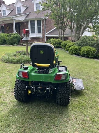 Image of John Deere X758 equipment image 2