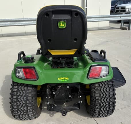 Image of John Deere X758 equipment image 3