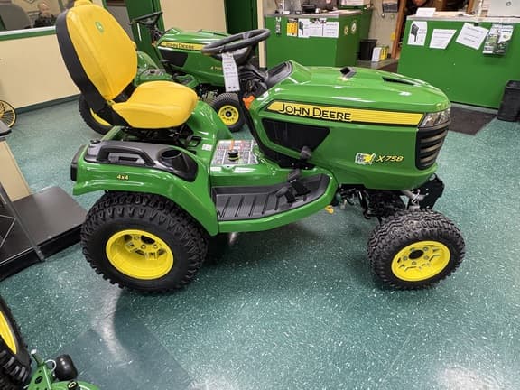 Image of John Deere X758 equipment image 2