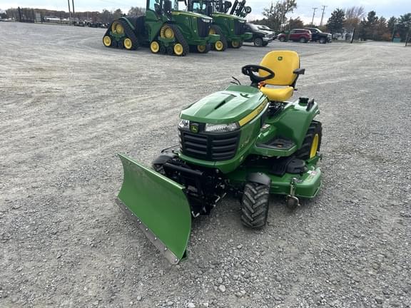 Image of John Deere X758 equipment image 2