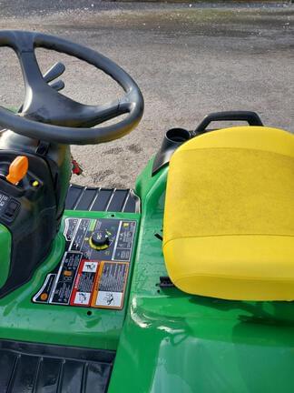 Image of John Deere X758 equipment image 4