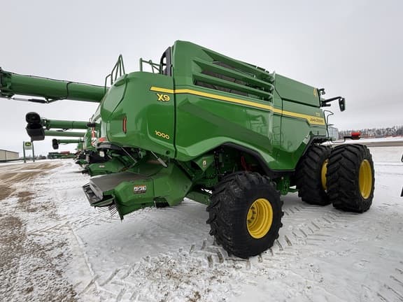 Image of John Deere X9 1000 equipment image 2