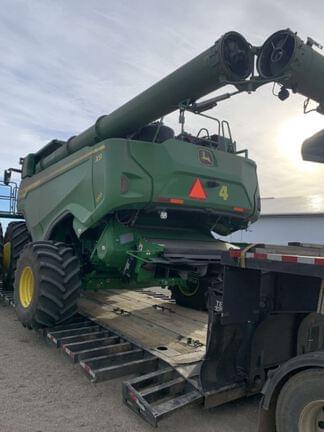 Image of John Deere X9 1000 equipment image 4