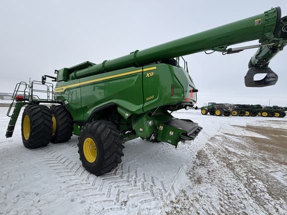 Image of John Deere X9 1000 equipment image 2