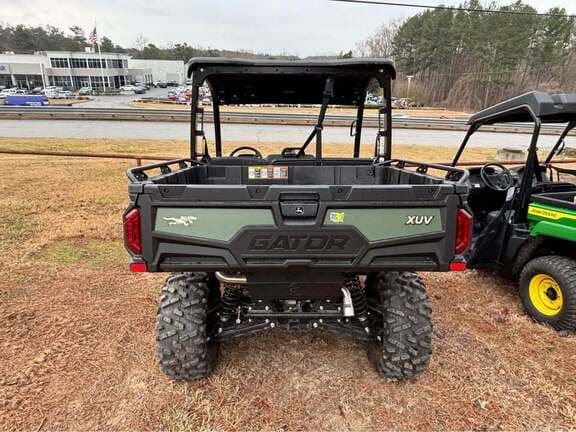 Image of John Deere XUV 845M equipment image 2