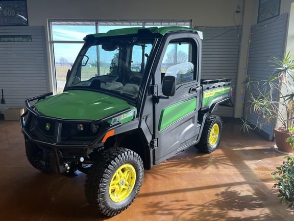 2025 John Deere XUV 845R  Equipment Image0