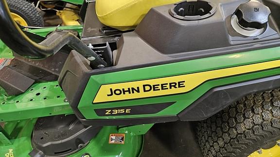Image of John Deere Z315E equipment image 4