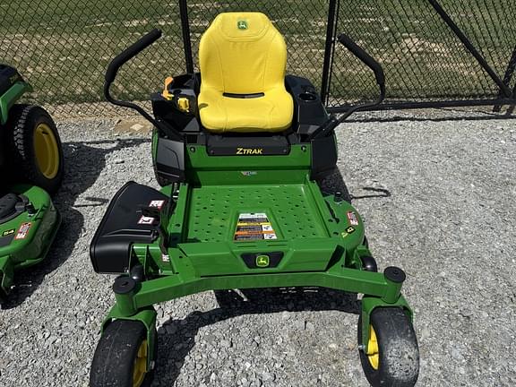 Image of John Deere Z315E equipment image 1