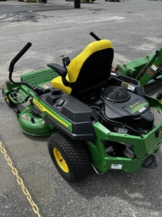 Image of John Deere Z320M equipment image 2