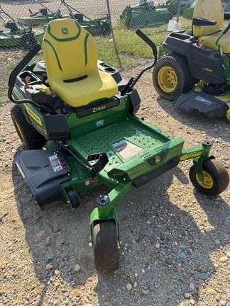 Image of John Deere Z320M equipment image 1