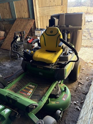 2025 John Deere Z320R Equipment Image0