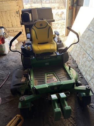 Image of John Deere Z320R Image 1