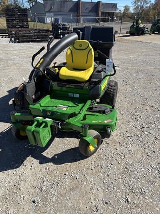 Image of John Deere Z330M equipment image 2
