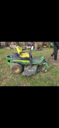 Image of John Deere Z330R equipment image 1