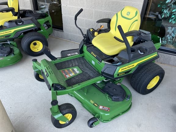 Image of John Deere Z330R equipment image 1