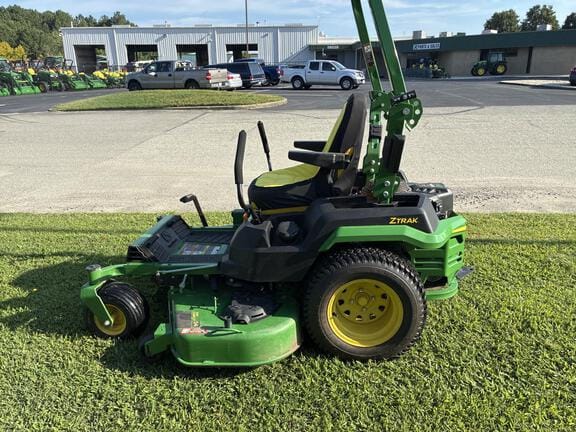 2025 John Deere Z545R Equipment Image0