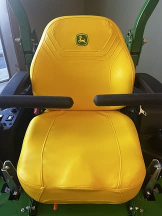 Image of John Deere Z720E equipment image 2