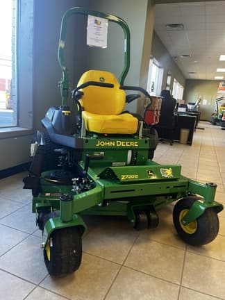 Image of John Deere Z720E Primary image