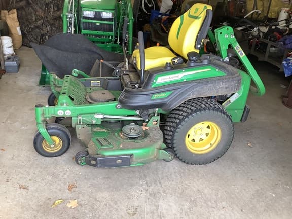 Image of John Deere Z920M equipment image 1