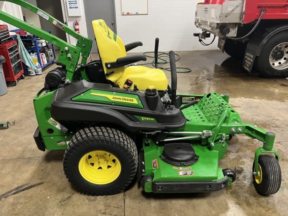 2025 John Deere Z930M Equipment Image0