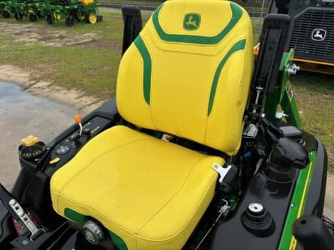 Image of John Deere Z930M equipment image 2