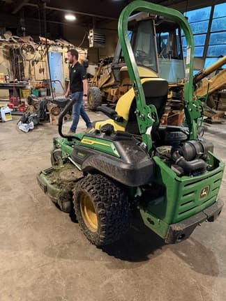 Image of John Deere Z930M equipment image 1