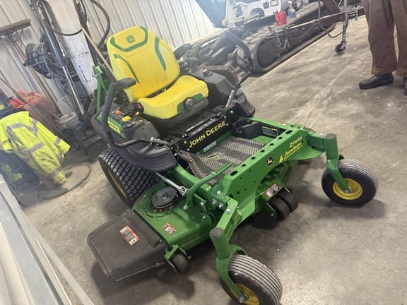 Image of John Deere Z930M equipment image 4