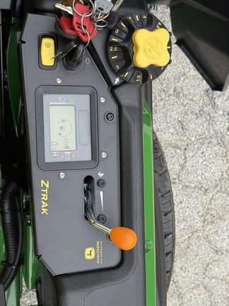 Image of John Deere Z955M equipment image 2