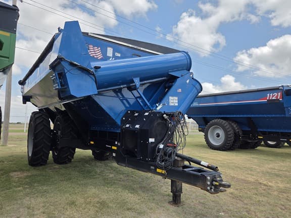 Image of Kinze 1121 equipment image 1