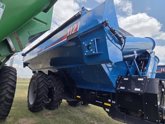 Image of Kinze 1121 equipment image 2
