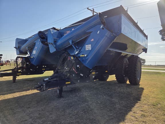 Image of Kinze 1121 equipment image 2