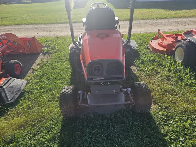 Image of Kubota F2690 equipment image 4