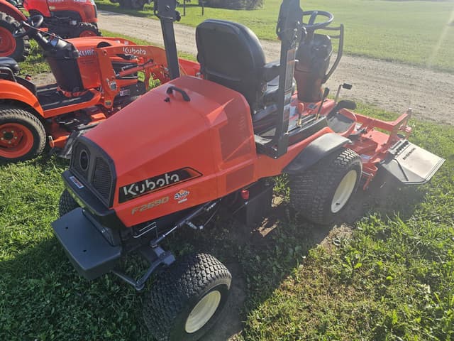 Image of Kubota F2690 equipment image 3