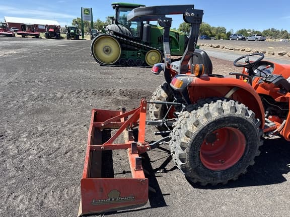 Image of Kubota L2502 equipment image 2