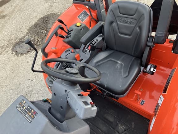 Image of Kubota M5-111 equipment image 4
