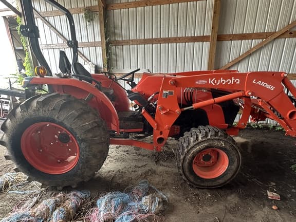 Image of Kubota MX5400 equipment image 2
