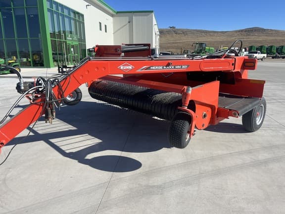 Image of Kuhn Merge-Maxx MM301 equipment image 2