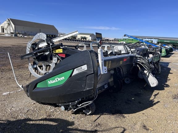 Image of MacDon FD235 equipment image 1