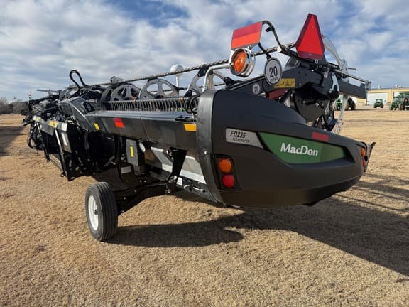 Image of MacDon FD235 equipment image 3