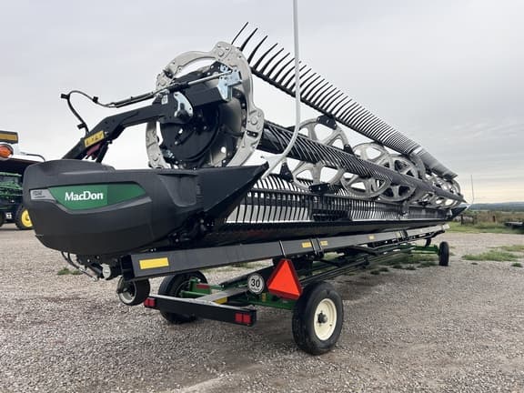 Image of MacDon FD240 equipment image 3