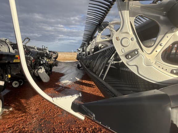 Image of MacDon FD250 equipment image 3