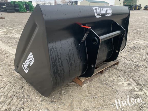 Image of Manitou Bucket equipment image 2