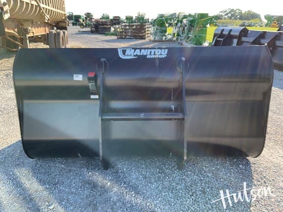 Image of Manitou Bucket equipment image 4