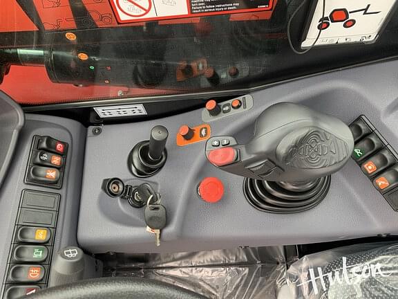 Image of Manitou MLT625 equipment image 4