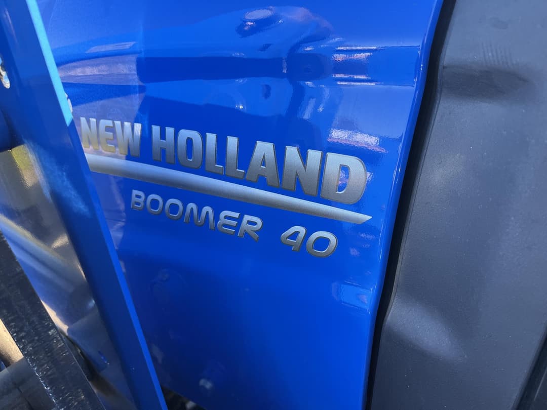Image of New Holland Boomer 40 Image 1